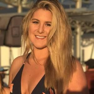 Meet your Posher, Courtney